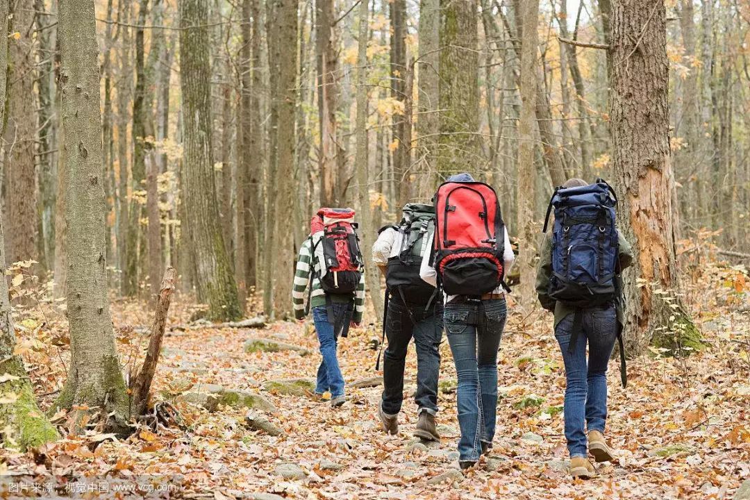 徒步旅行中遇到艰难可绝不能放弃,徒步的风险及解决方案