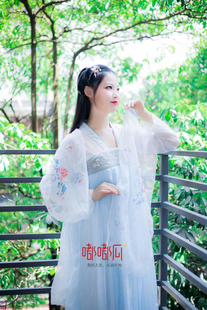 在嘟嘟瓜学化妆贵吗？多少钱？