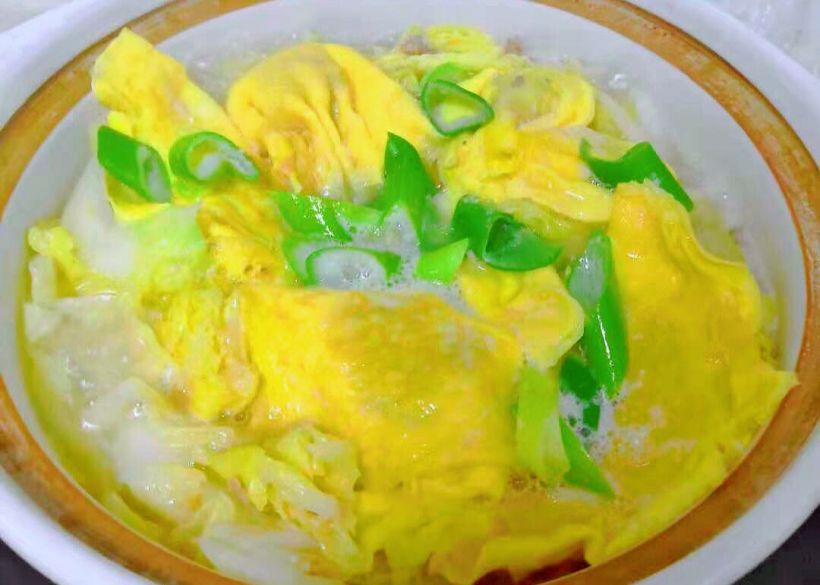 来个小巧可爱的蛋饺，一口一个美味，好好享受晚餐的时光