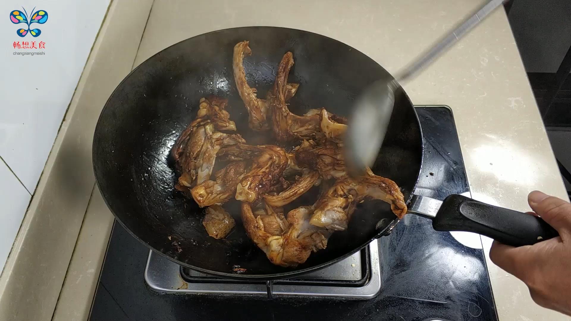 周黑鸭的鸭翅正宗做法家庭版,周黑鸭的鸭脚怎么做的