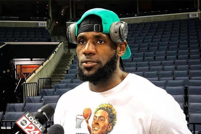 你可以借此赚点钱！“韦德定律”走红网络，好友詹姆斯什么态度？