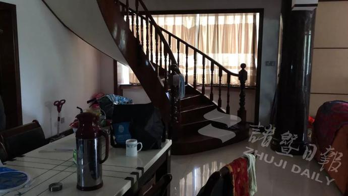 儿子自杀，留下近千万的债！诸暨法院强制腾房……