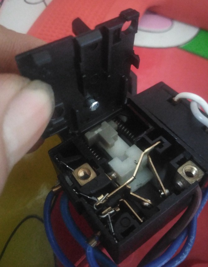 手电钻内部构造,手电钻的各组成部分图片