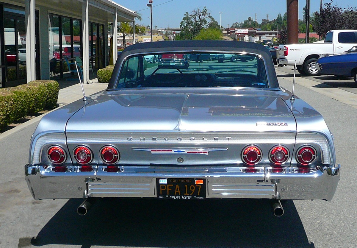 迈腾标志有哪些,辉腾迈腾车标下的字母区别