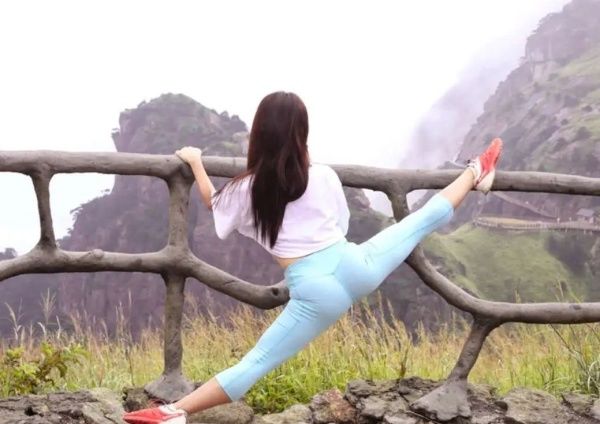 很多减肥的人喜欢练一字马,练习一字马的好处和坏处是什么?