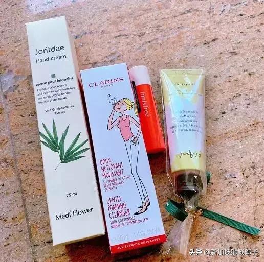 今天，看到新加坡老师收的礼物，家长集体沉默了...