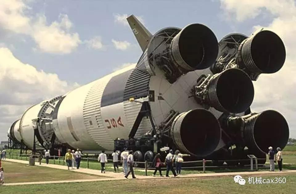 最大型运输机自重是多少吨,目前全世界最大的运输机