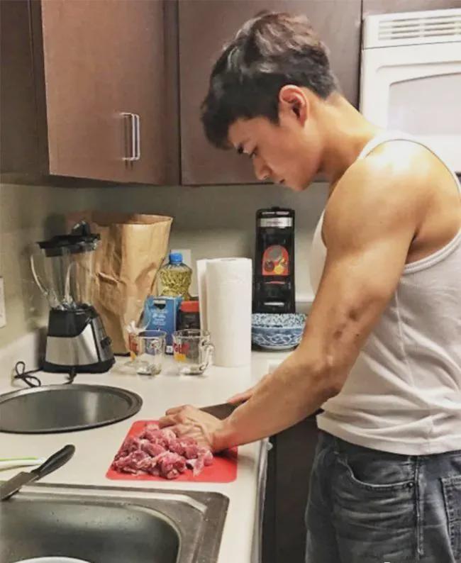 曹骏近照曝光,曹骏如今长成什么样了