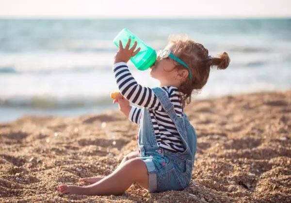 母婴实体店和微商哪个好做 (母婴店跟微商价格差距大是为什么)