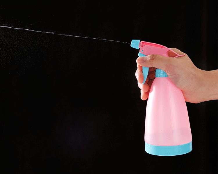 宝宝突然一洗澡就哭是怎么回事,宝宝洗澡哭得可伤心了