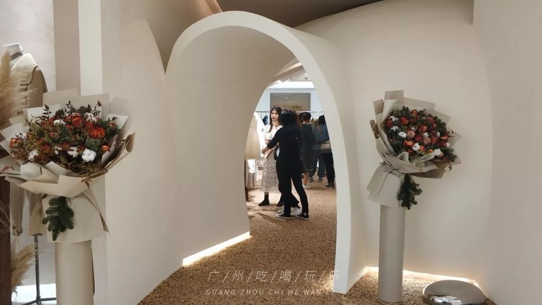 韩国东大门服装批发有几个大楼,广州韩国东大门服装批发拿货