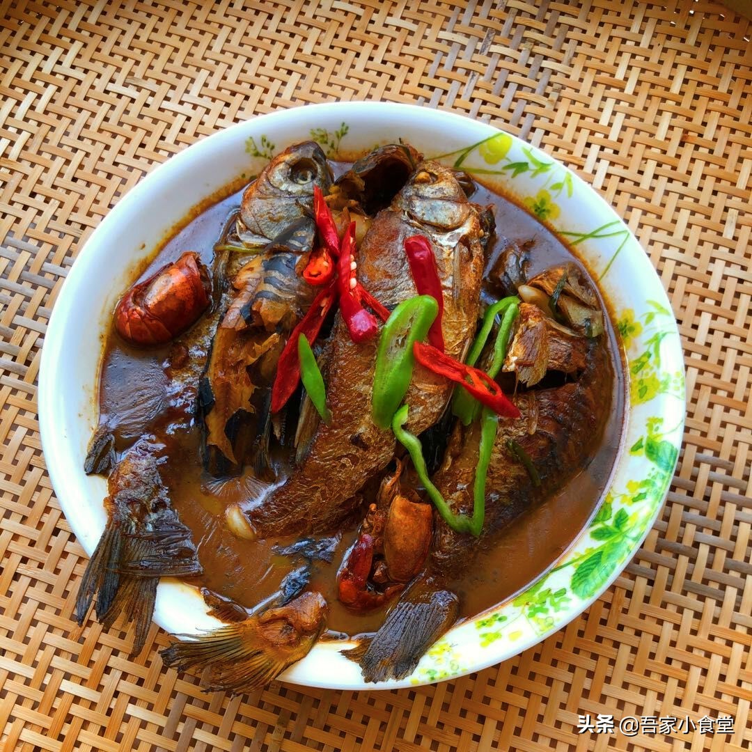 红烧小杂鱼的做法吃起来不腥,家烧海鲜小杂鱼红烧的家常做法