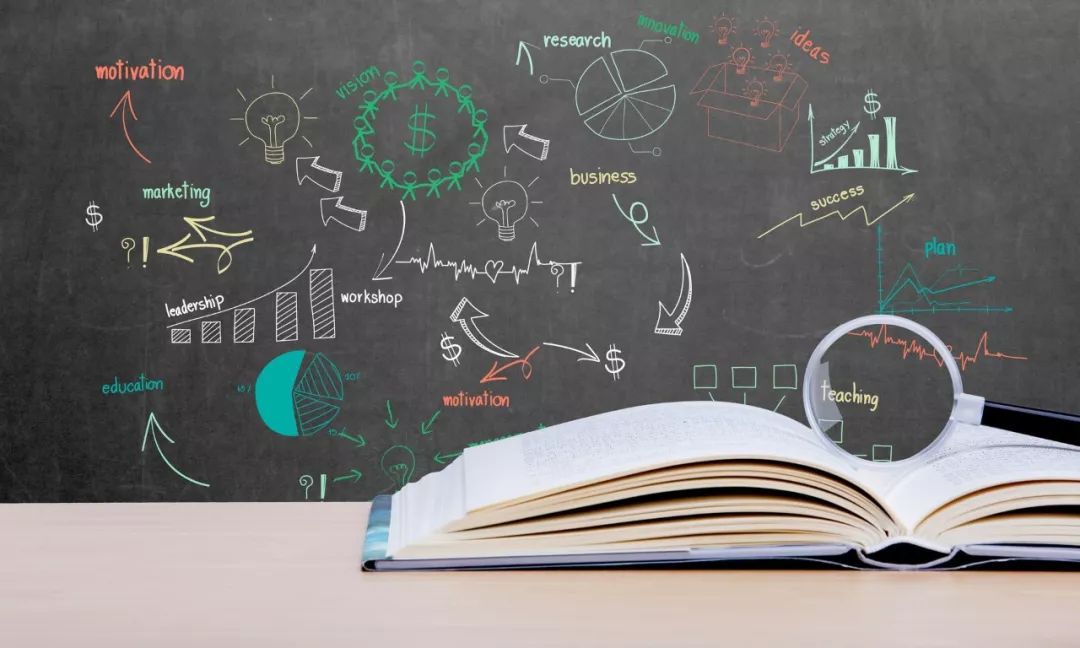 月休4天，5小时工作制，购买五险一金，更有节日补贴