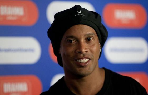 梅西c罗足球世界排名,c罗和梅西谁获得了第六次金球奖