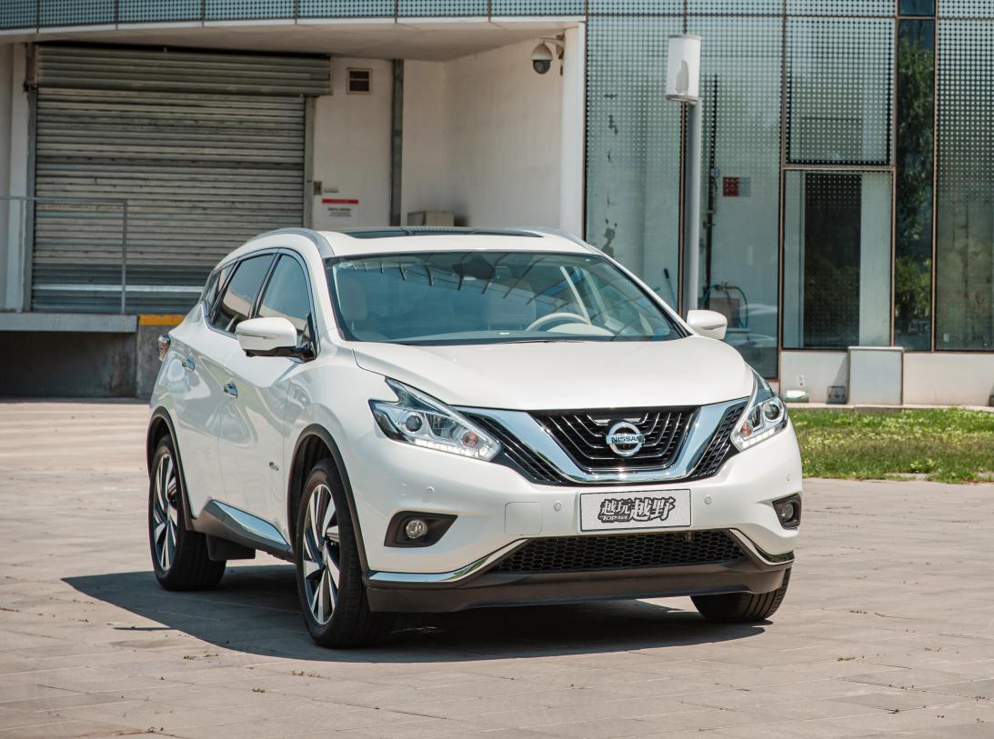 李扬试驾日产楼兰25t,日产楼兰2019款2.5l试驾