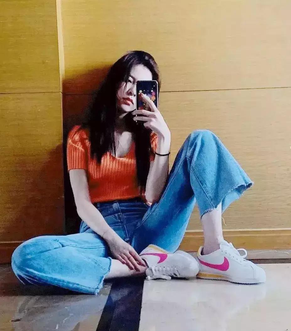 刘雯蕾丝服装,刘雯jennie