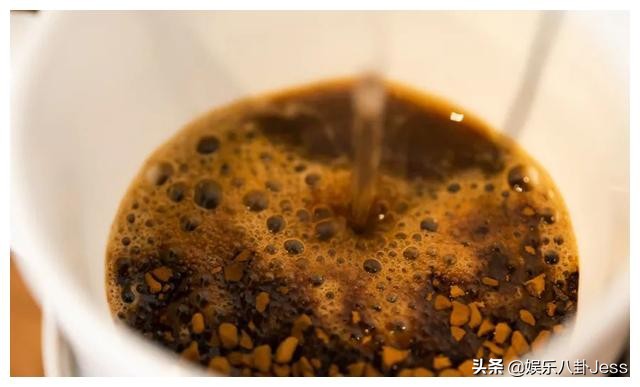 在李佳琦直播间买零食，是个划算的选择吗？