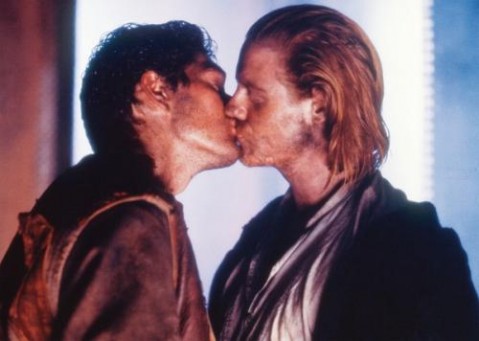 历史上罕见的因同性恋而丢掉性命的国王，死得非常悲惨