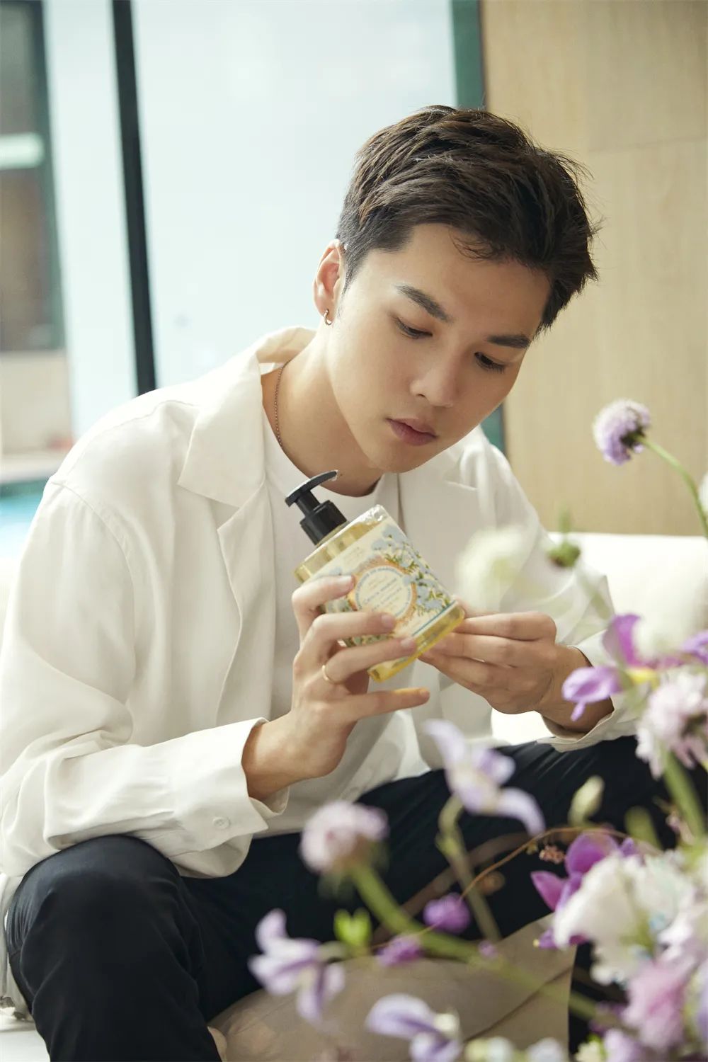 和唐九洲解锁死海护肤秘密,金秋美妆新品盘点