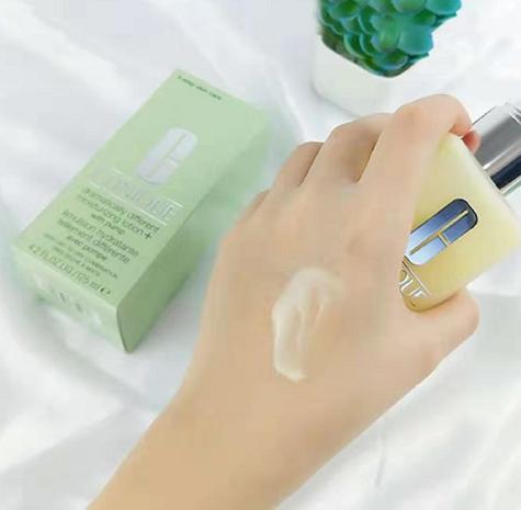 干性皮肤用黛珂乳液好还是科颜氏,干皮科颜氏水乳和黛珂哪个好用