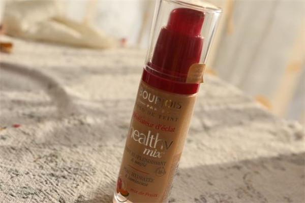 抖音推荐一款好用的粉底液,最近抖音很火的一款粉底液