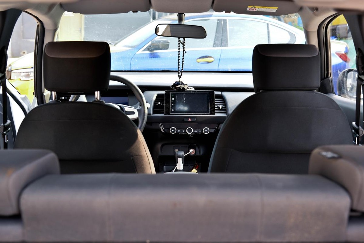 新版飞度空间,说一下04款飞度的空间