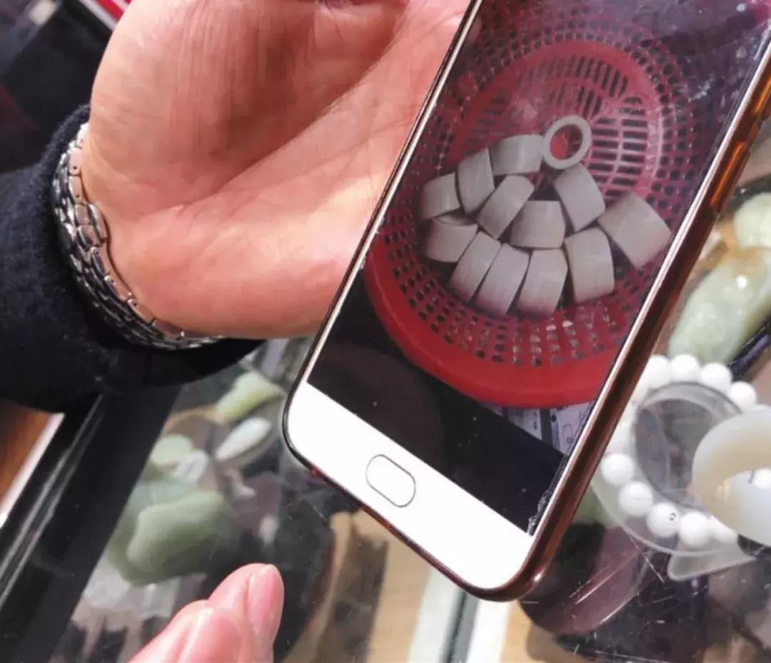 带象牙入境被查,象牙入境被海关抓