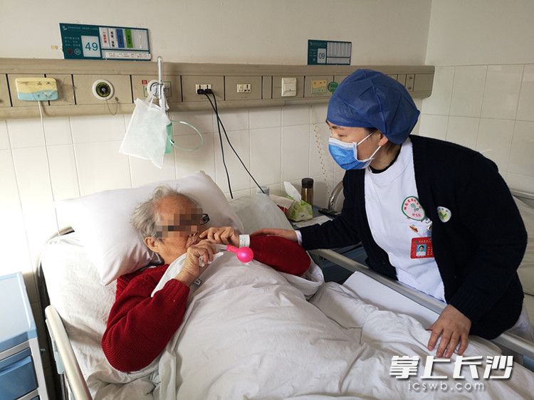 骨科患者为何每天吹气球？省第二人民医院医护人员这个点子很暖心