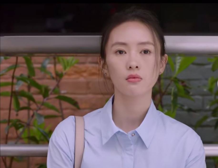 能打给我老公让他去接孩子吗？被卷入车底还惦记孩子，这就是妈妈