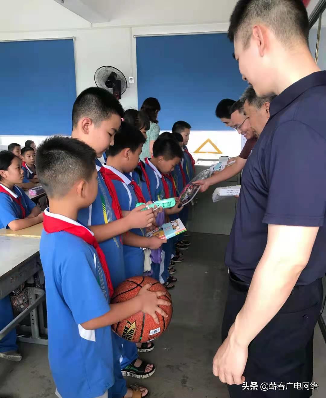 向塘实验学校童心向党活动,英山县实验小学童心向党