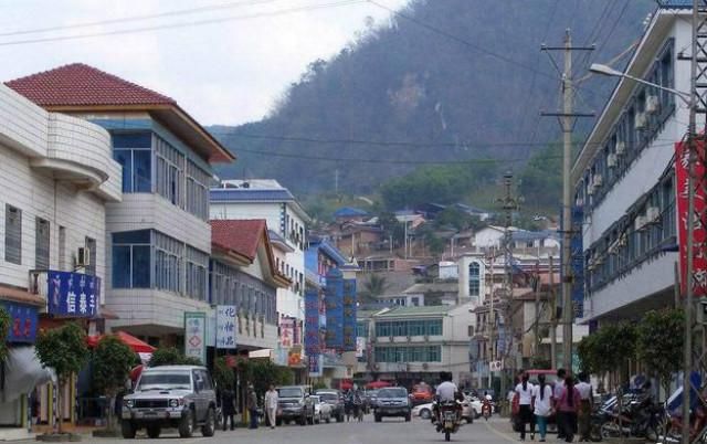 缅甸每年给佤邦多少军费,缅甸果敢同盟军的军费和武器来源