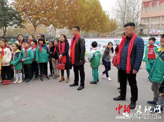 青岛市市长杯颁奖典礼,全市校园足球联赛圆满闭幕