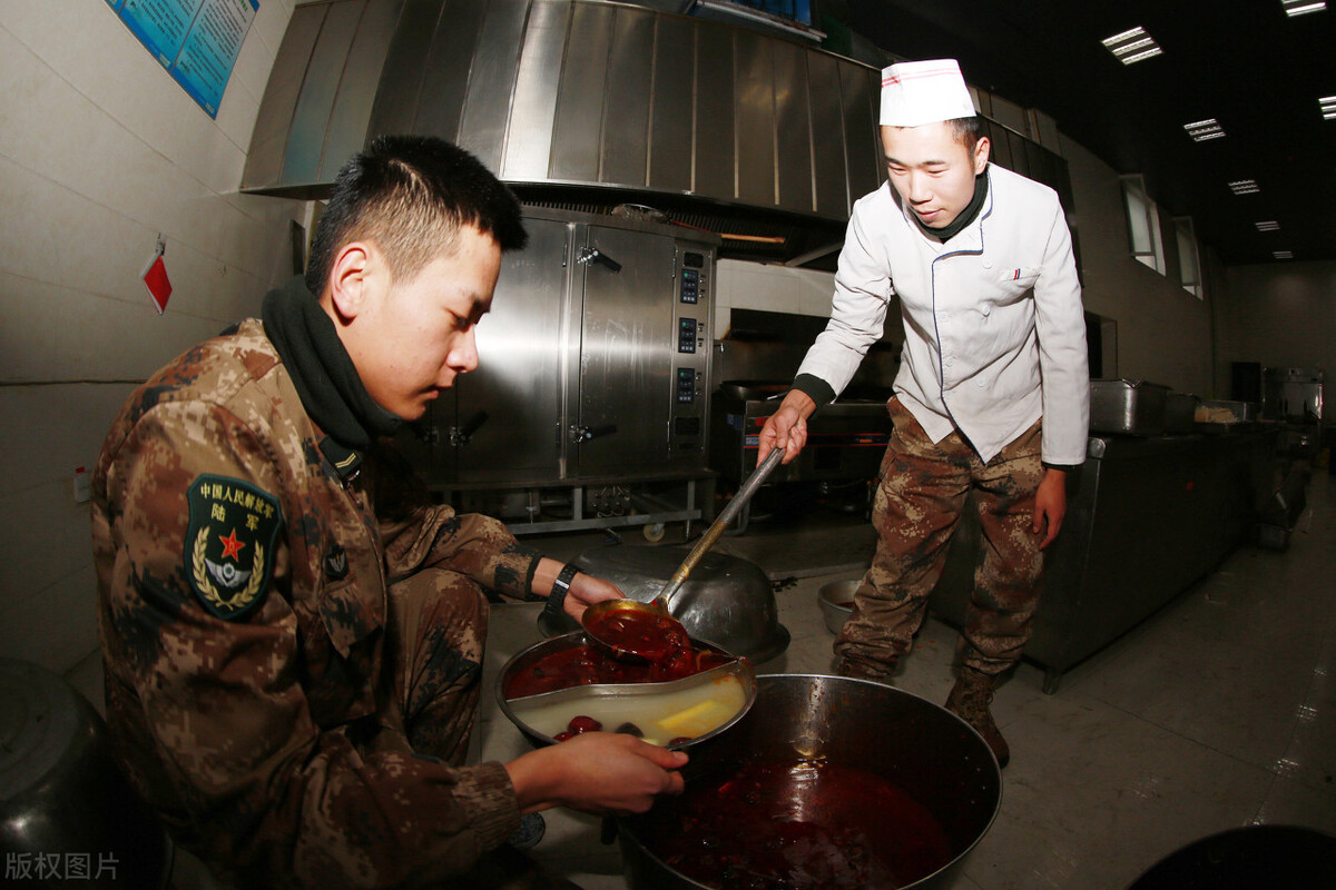 当兵的每天伙食标准,当兵的都吃什么伙食