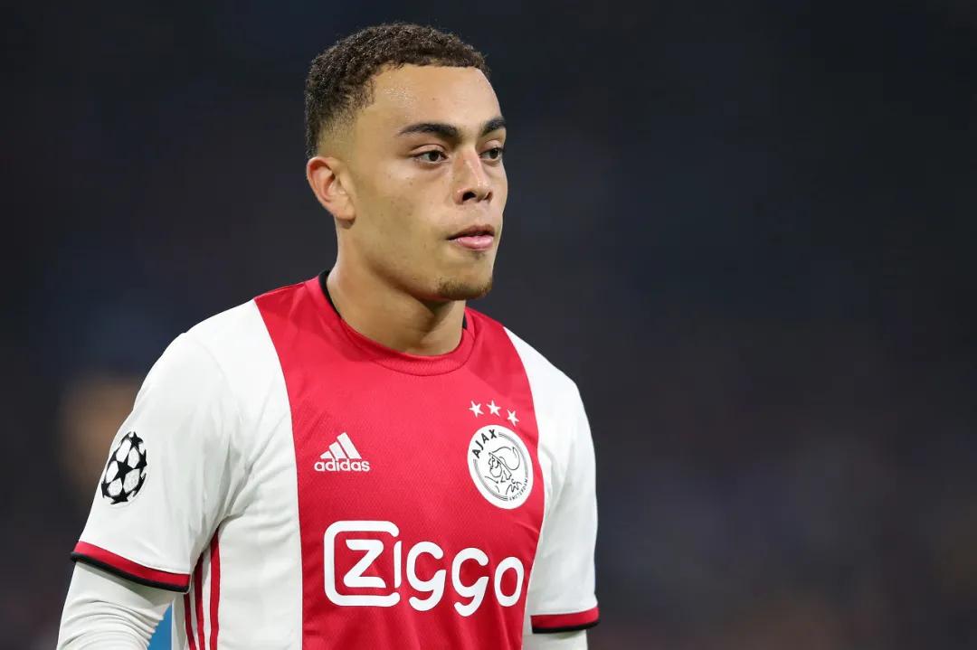 伊布新冠阳性,伊布是否得新冠