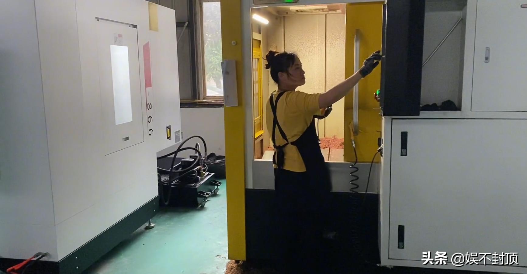 模具师傅多少工资2008年,招聘拉丝模具师傅8000