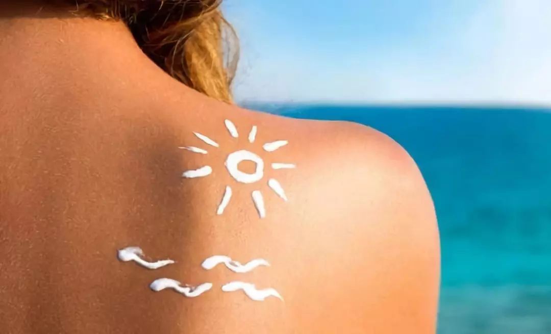 下眼袋浮肿与大眼袋区别,40岁消除眼皮浮肿和眼袋