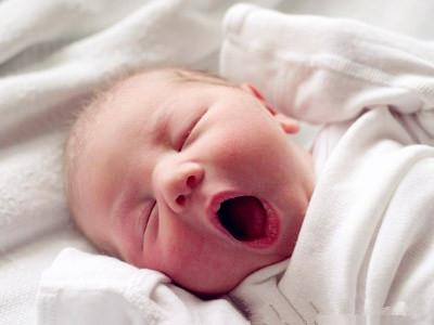 如何正确喂新生儿,怎么喂养新生儿姿势图片