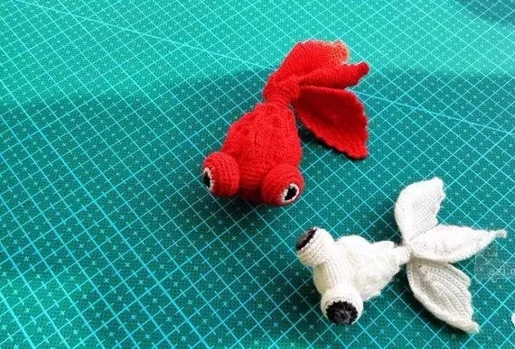 小金鱼毛线钩编视频教程,毛线钩编各种鱼的教程