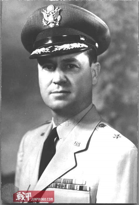 空军宪兵第四部分：安全部队制服配饰中的特色元素