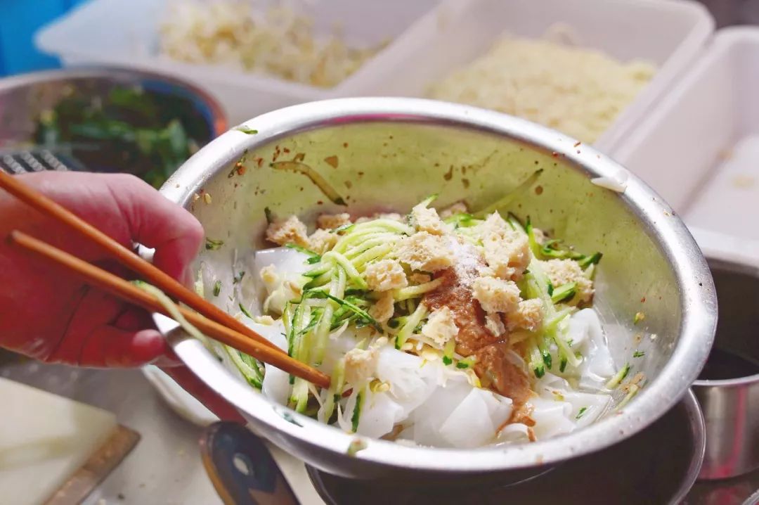 无夜市不夏天!西园里菜场竟然是个“深夜大食堂”?