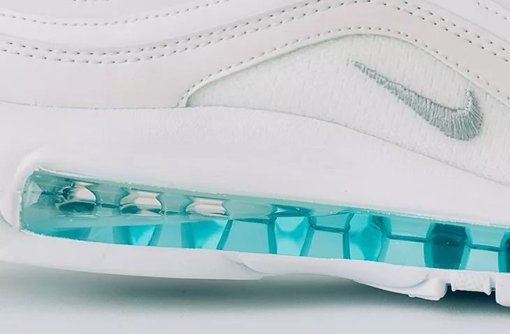 1W+秒售罄的“注水球鞋”,究竟什么来头?