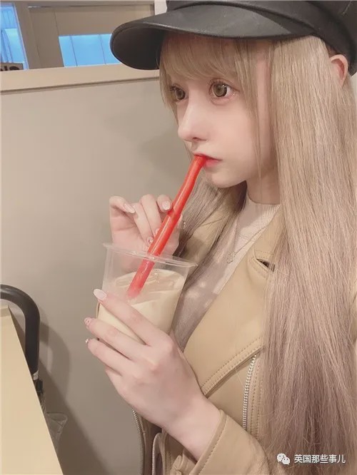 20岁漂亮女子花6万整容鼻子失败,19岁少女花百万整容