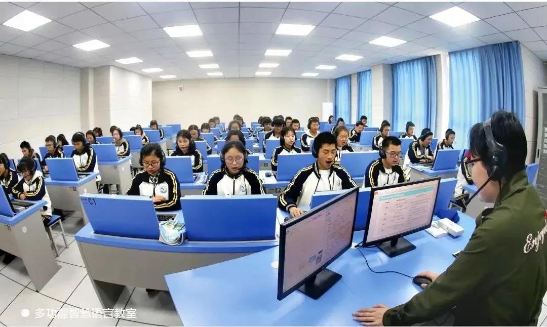 陪伴引领共同成长,南阳市第一完全学校全景校园