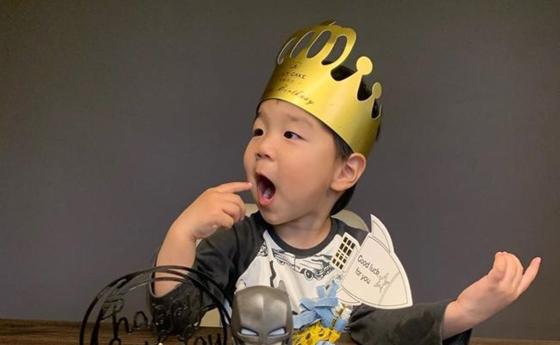 武磊祝你生日快乐视频,武磊给儿子庆生