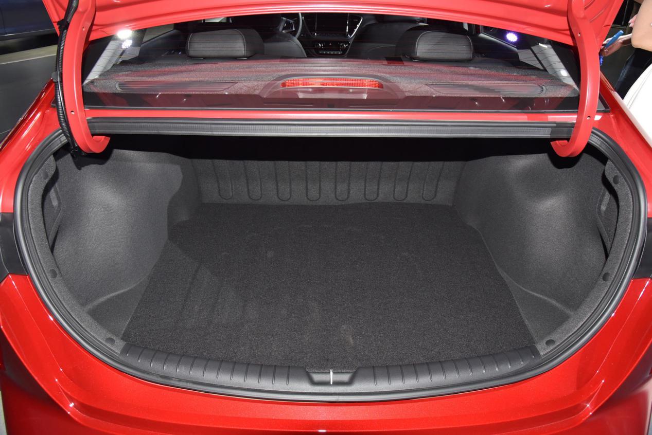 17年现代悦纳1.4l驾驶感受,现代悦纳开空调油耗