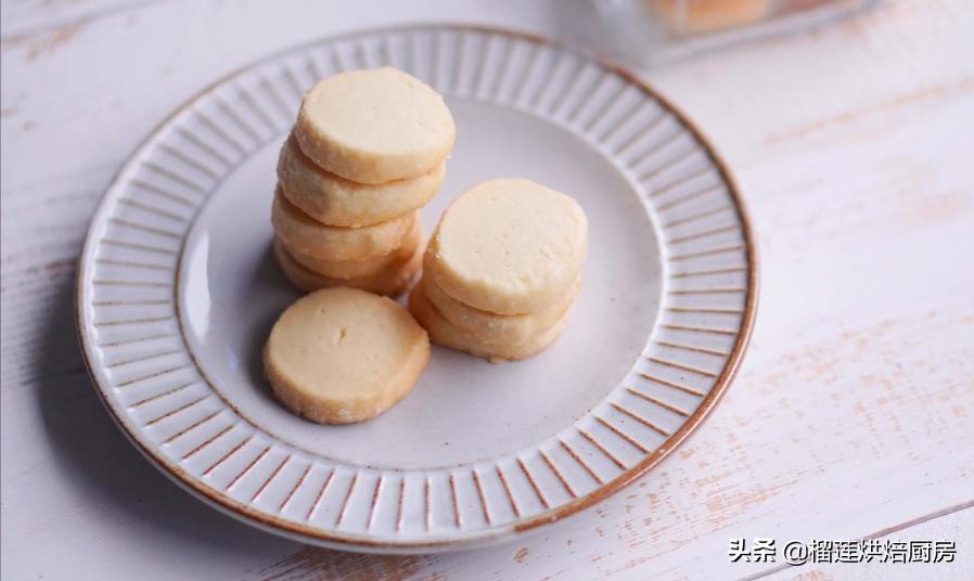 一款入门级的小饼干入口即化,好吃的饼干超级适合新手的配方
