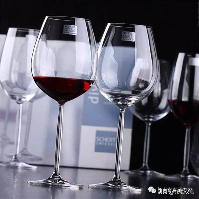 那个带唇印的红酒杯是什么杯？看完你就是朋友圈最懂葡萄酒杯的人