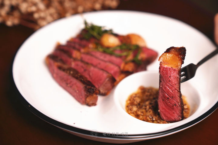 煎牛排时黄油炸到身上怎么办,煎牛排香料总是一煎就糊