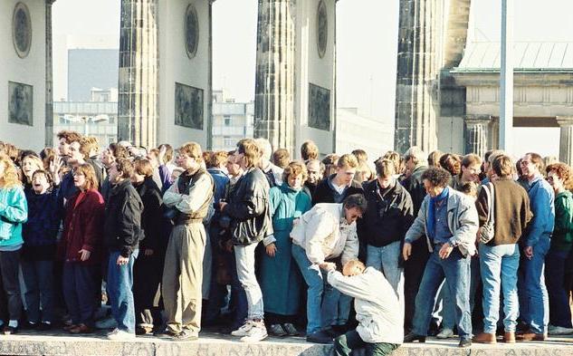 为了东德德国付出了什么,德国东德有多强