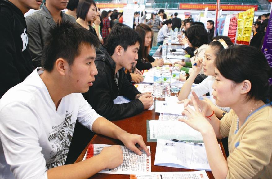 大学毕业走校招还是社招,在校大学生要不要抓住校招的机会